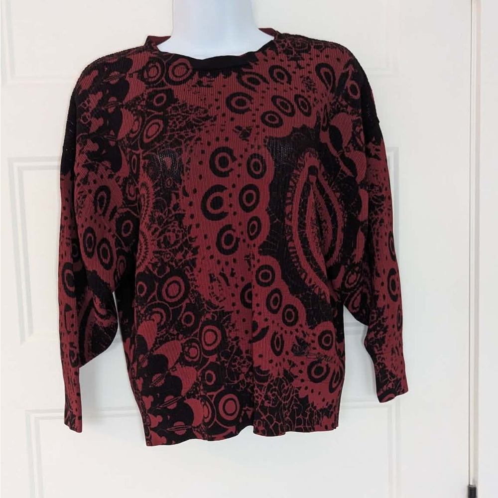 Desigual Red Black Printed Knit Top Size S Keyhole Neck 3/4 Sleeve - Picture 3 of 7